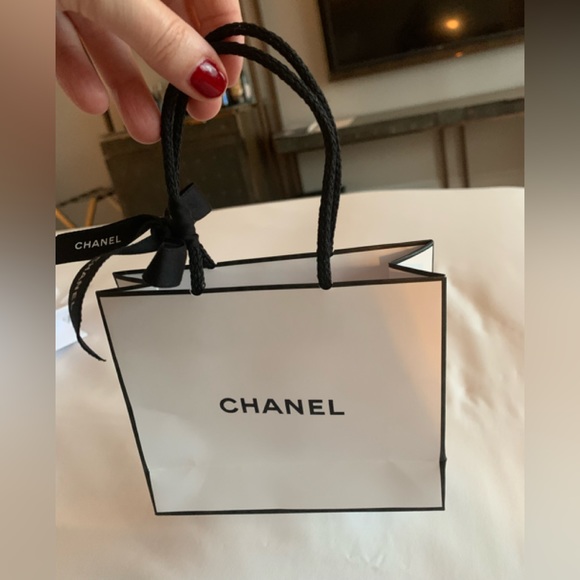 Brand new Chanel authentic smaller unique shopping bag with ribbon. 🎀 - Picture 2 of 3